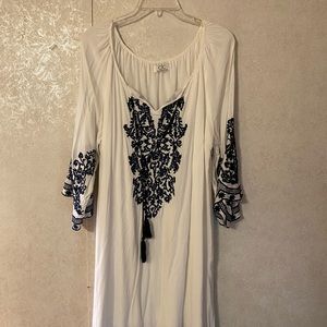 White and navy dress size large